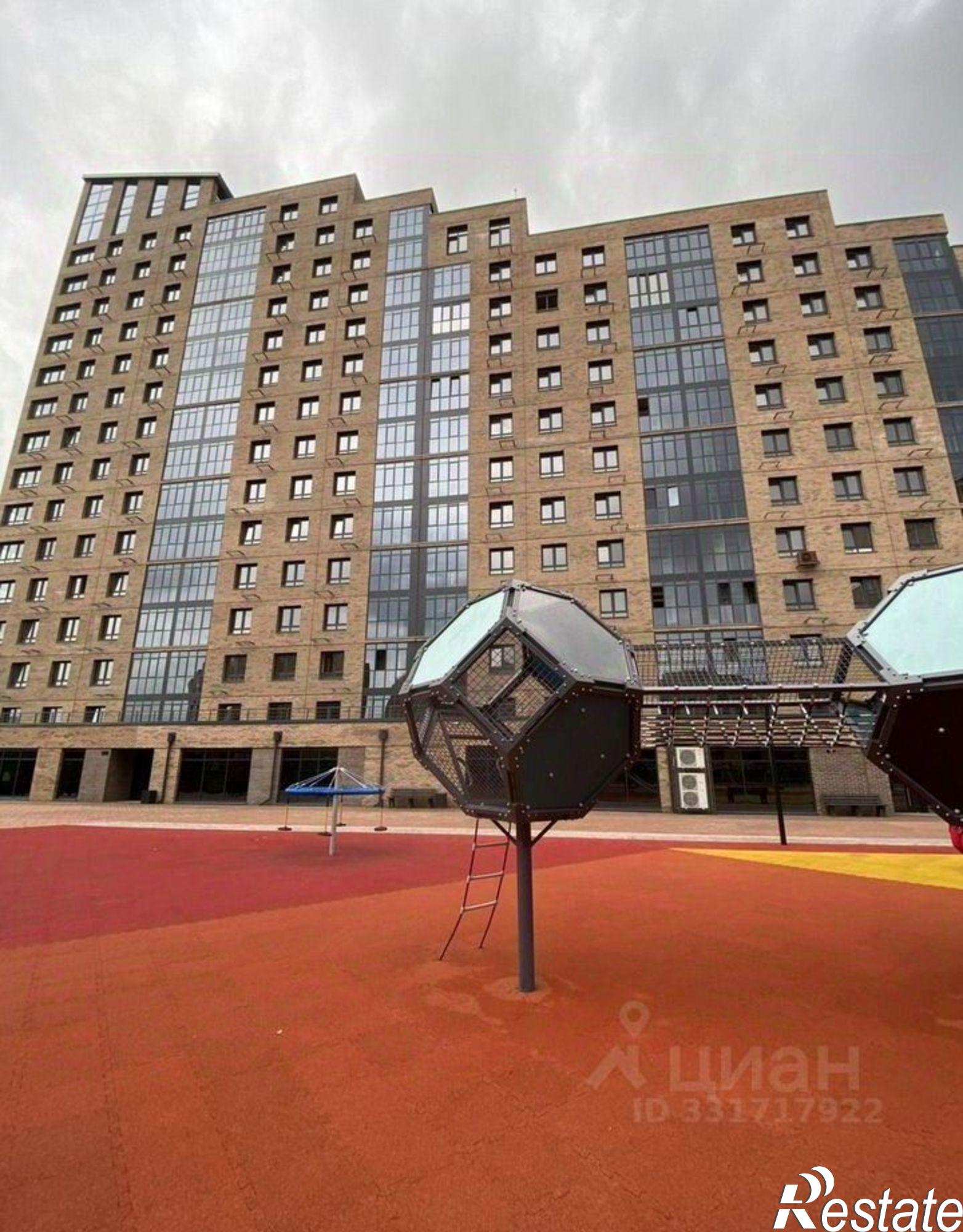 Сдать гараж, место в паркинге за 10 001 рублей на ул Комарова, 5Б 2