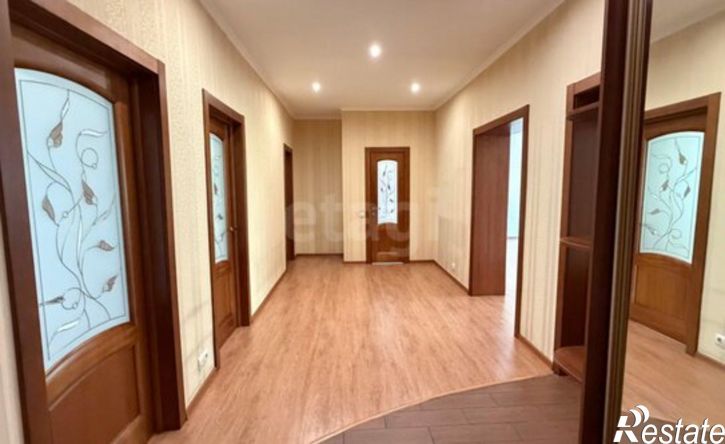 4-комн квартира ул Вяткина, 27,  д. 27