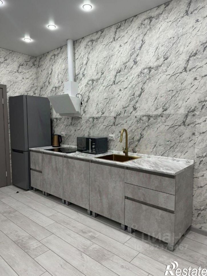 2-комн квартира улица Авиаторов, 1г
