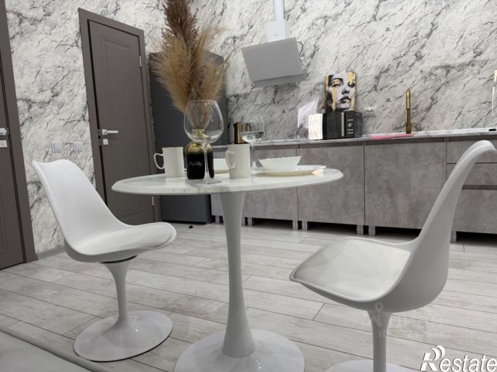 2-комн квартира улица Авиаторов, 1г