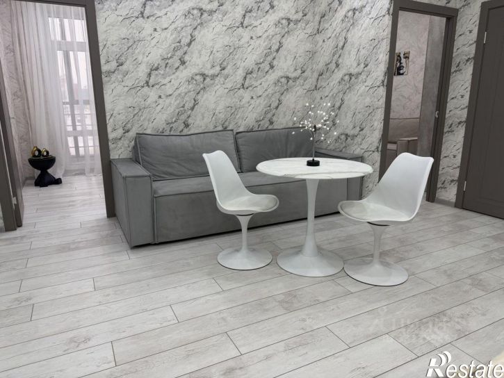 2-комн квартира улица Авиаторов, 1г