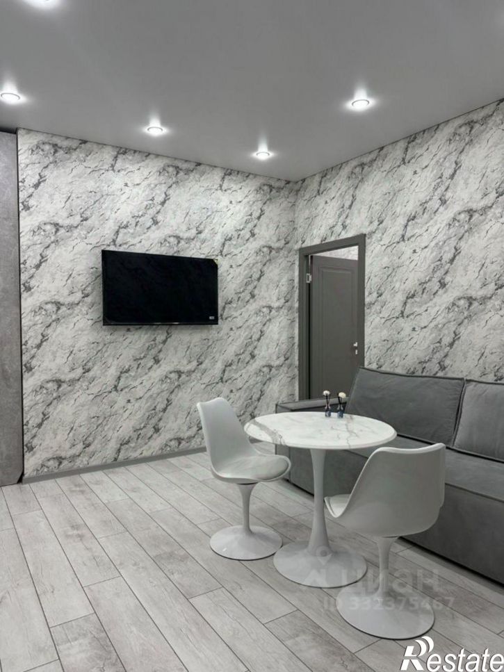 2-комн квартира улица Авиаторов, 1г