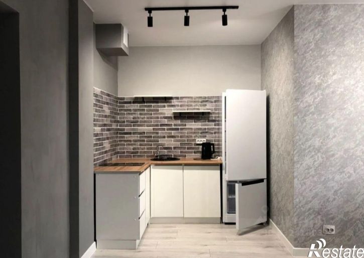 3-комн квартира улица Кирова, 185к2