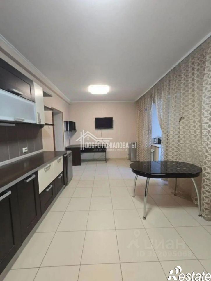 3-комн квартира ул Бограда, 118,  д. 118