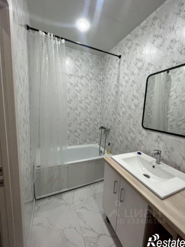2-комн квартира улица Кирова, 185к4