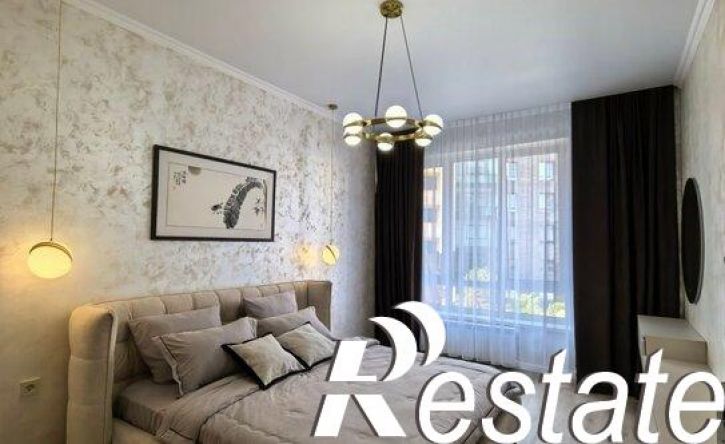2-комн квартира улица Авиаторов, 1В/1,  д. 1В/1