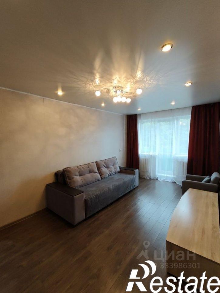 2-комн квартира улица Крылова, 43,  д. 43