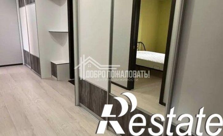 3-комн квартира улица Авиаторов, 10,  д. 10