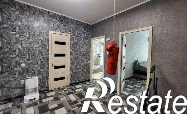 2-комн квартира улица Крылова, 85,  д. 85