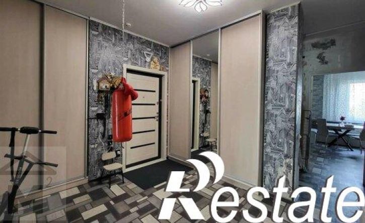 2-комн квартира улица Крылова, 85,  д. 85