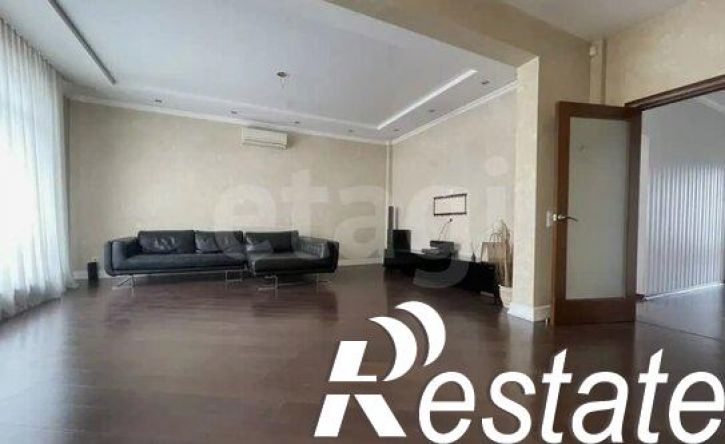 4-комн квартира улица Кирова, 112,  д. 112