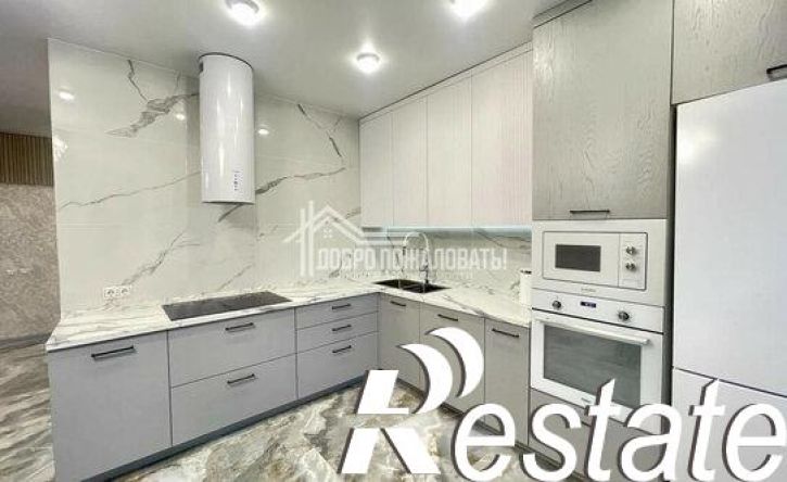 3-комн квартира улица Кирова, 214А к2,  д. 214А к2
