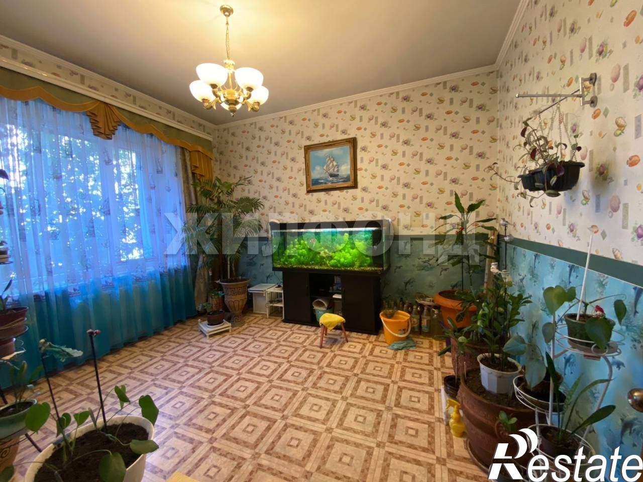 Купить квартиру за 20 000 000 рублей на Вяткина ул., д.33а