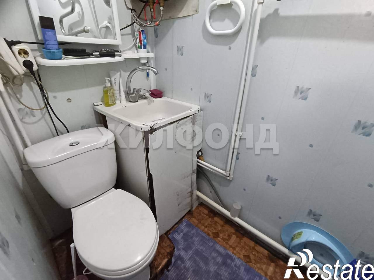 Купить дачу, дом, коттедж за 3 300 000 рублей на Крылова ул.