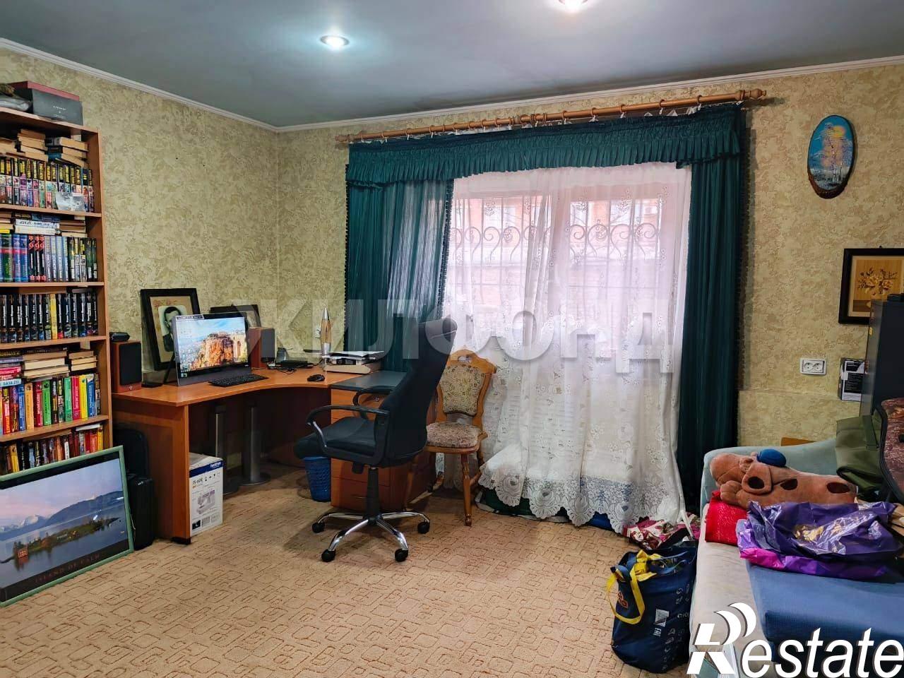 Купить дачу, дом, коттедж за 15 000 000 рублей на Репина ул.