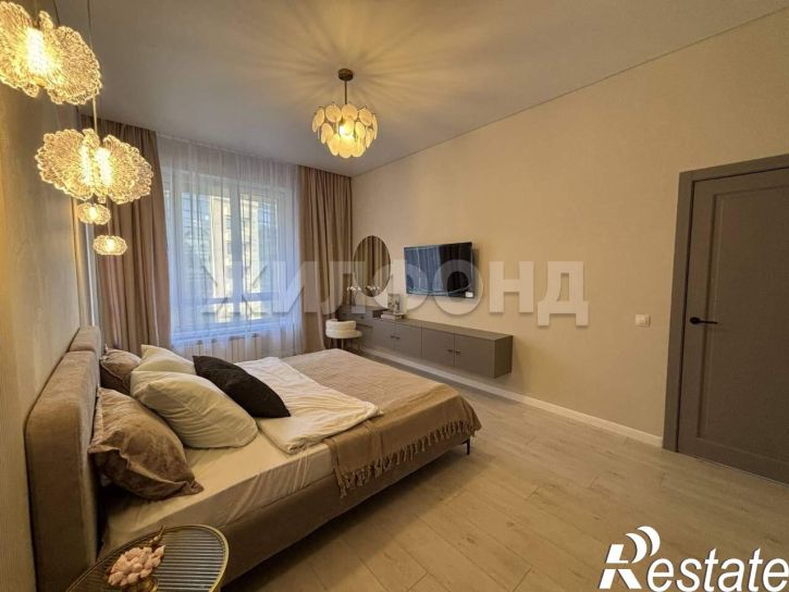 2-комн квартира Авиаторов ул., д.1В