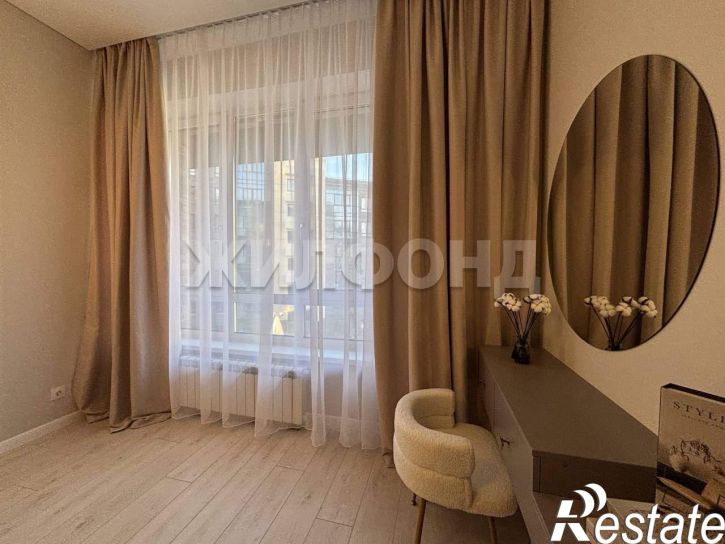 2-комн квартира Авиаторов ул., д.1В