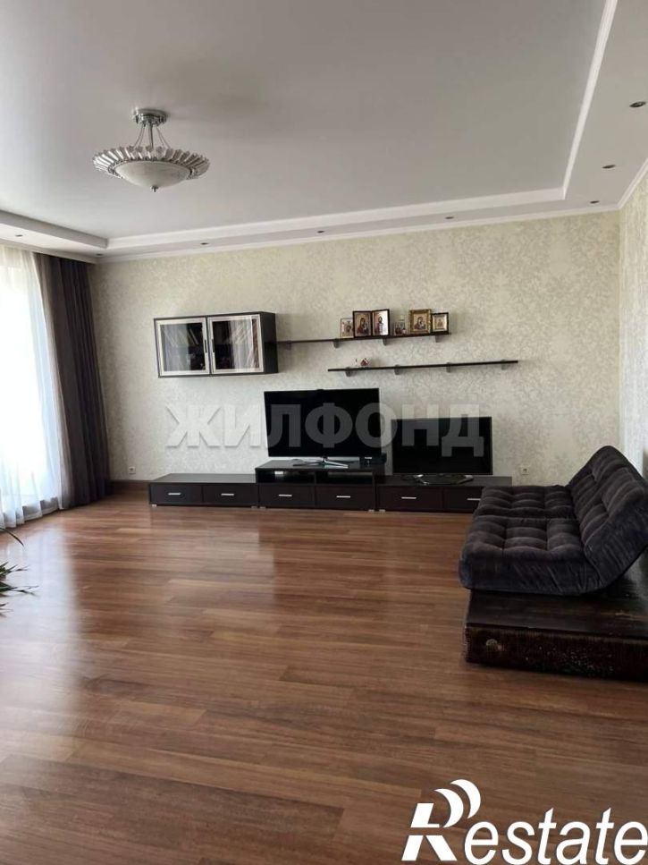 3-комн квартира Стофато ул., д.4