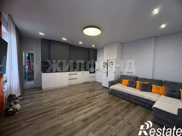 3-комн квартира Комарова ул., д.7А