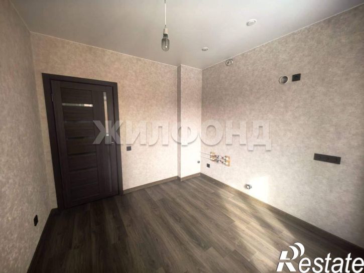 3-комн квартира Генерала Тихонова ул., д.6