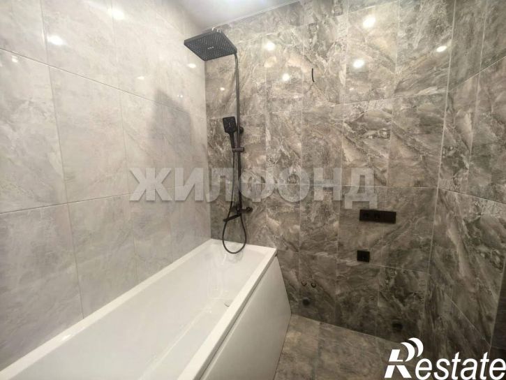 3-комн квартира Генерала Тихонова ул., д.6