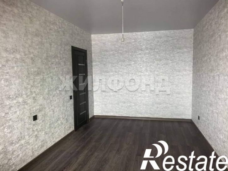3-комн квартира Генерала Тихонова ул., д.6