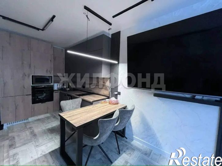 3-комн квартира Генерала Тихонова ул., д.4