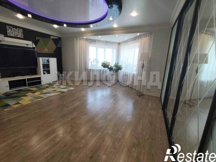 4-комн квартира Дружбы Народов проспект, д.29